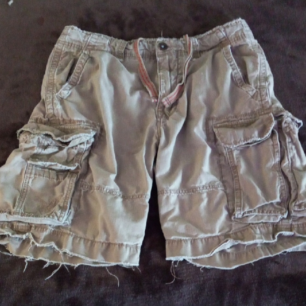 American Eagle Outfitters Tan Distressed Cargo Shorts Relaxed Fit.